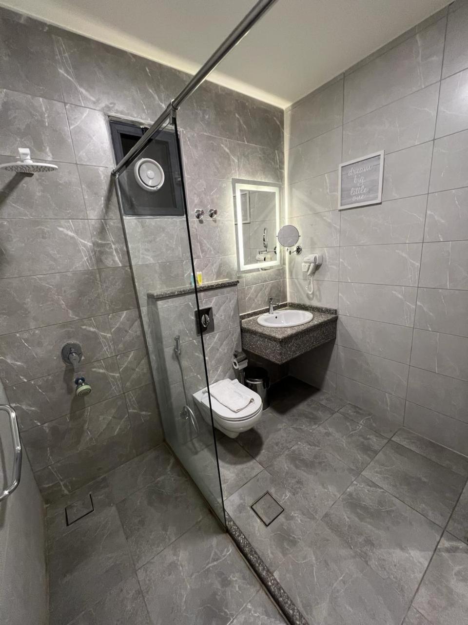 Sky Hotel Akabe Dış mekan fotoğraf