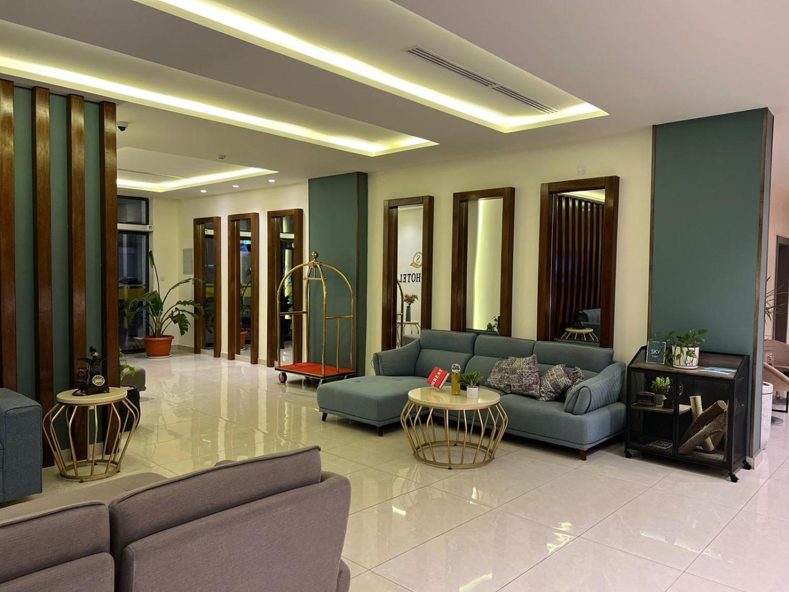 Sky Hotel Akabe Dış mekan fotoğraf