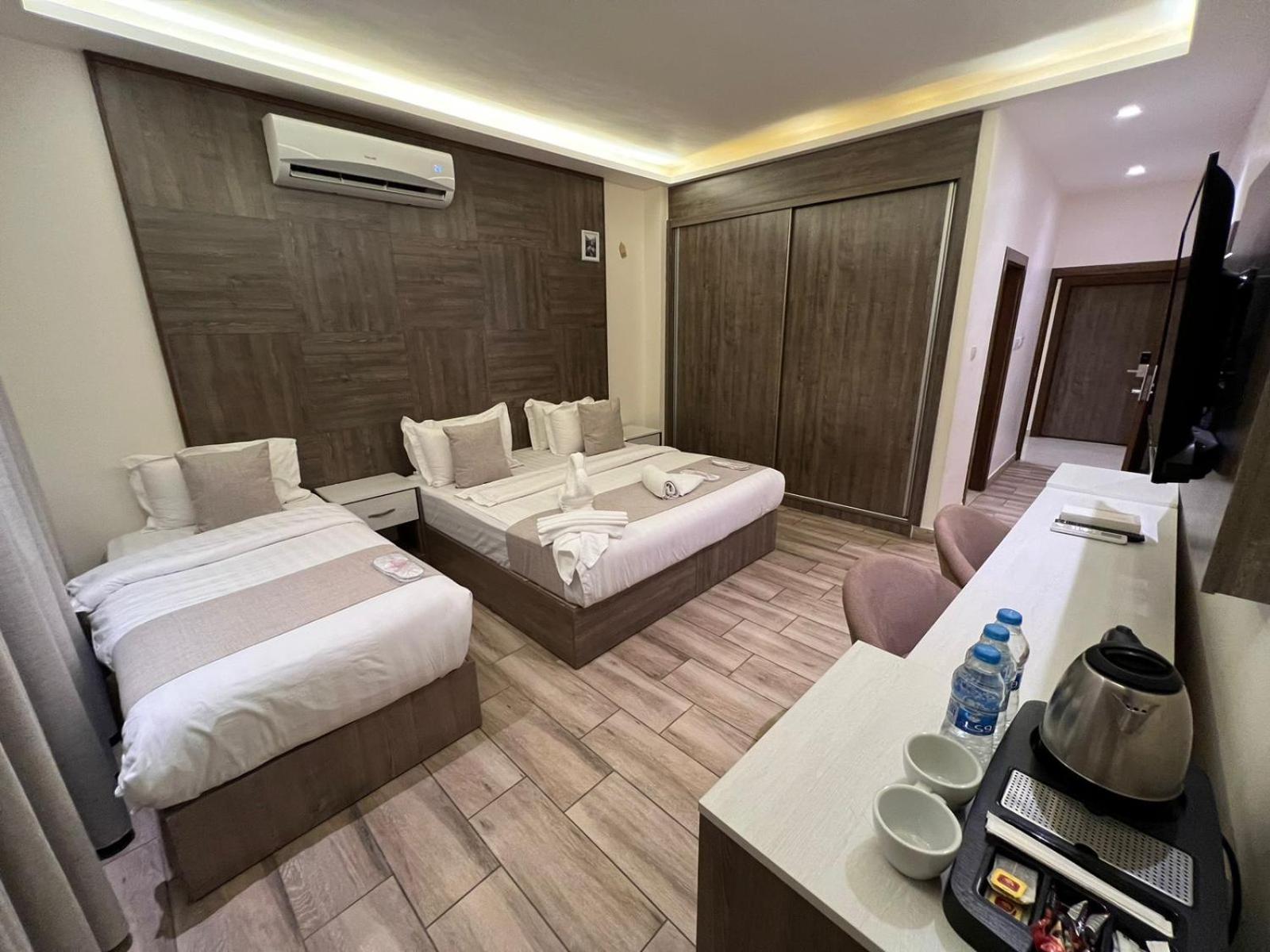 Sky Hotel Akabe Dış mekan fotoğraf
