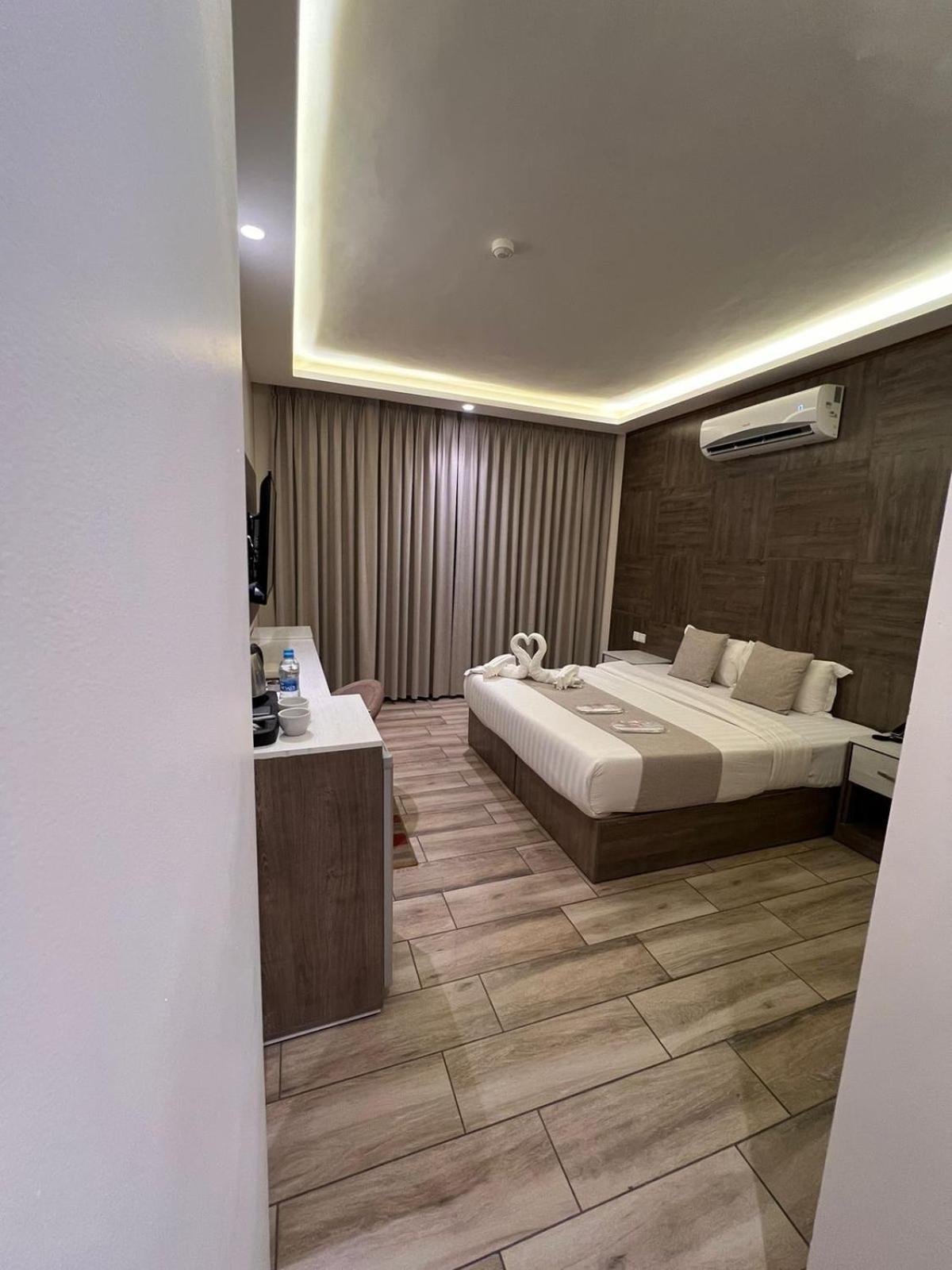 Sky Hotel Akabe Dış mekan fotoğraf