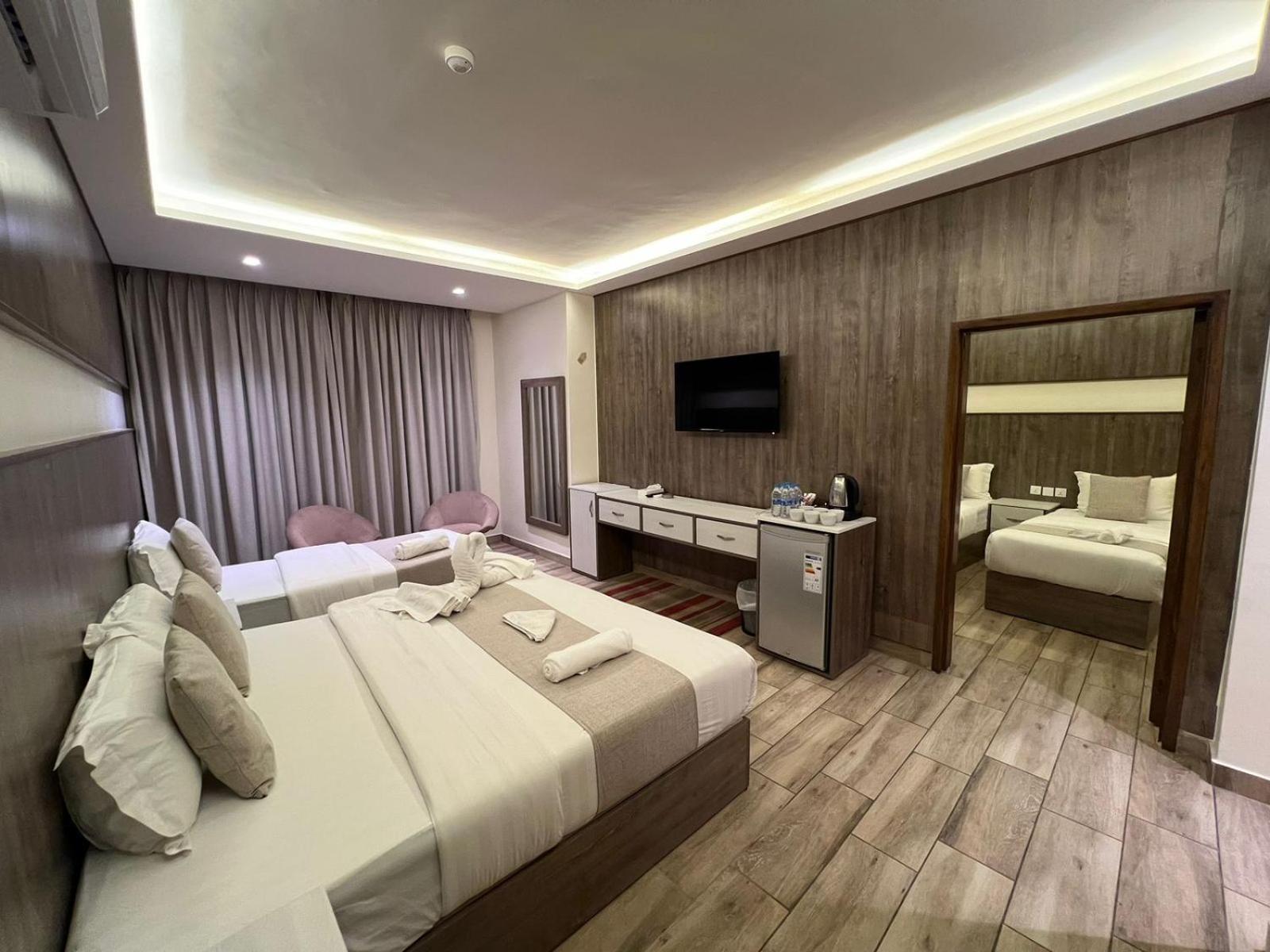Sky Hotel Akabe Dış mekan fotoğraf